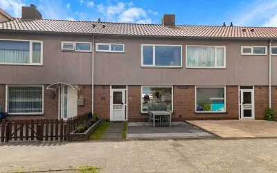 Tussenwoning te koop: Dongestraat 17, Zwaansmeer Beverwijk