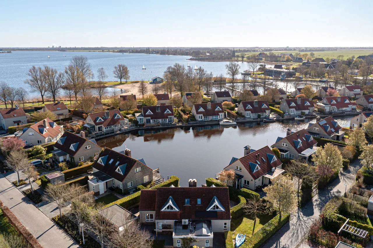 Twee-onder-één-kap te koop: Doniapark 94, Langweer