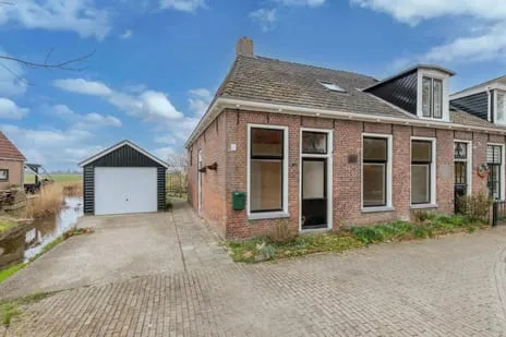 Twee-onder-één-kap te koop: Doniaweg 14, Burgwerd Burgwerd