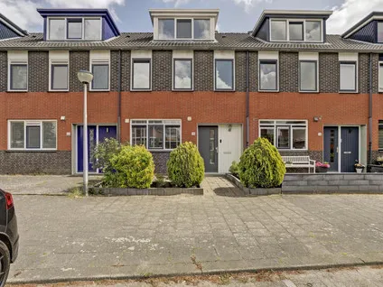 Tussenwoning te koop: Donizettistraat 18, Puccinibuurt Capelle Aan Den Ijssel