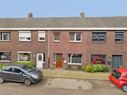 Tussenwoning te koop: Doolhofstraat 7, Lage Heide Tegelen