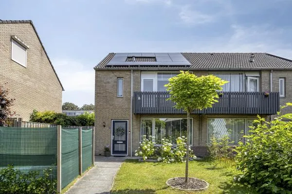 Corner house for sale: Doormanlaan 44, 't Eigen en Hoogstraat Son En Breugel