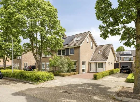 Twee-onder-één-kap te koop: Doormanstraat 19, Venne-Oost Drunen