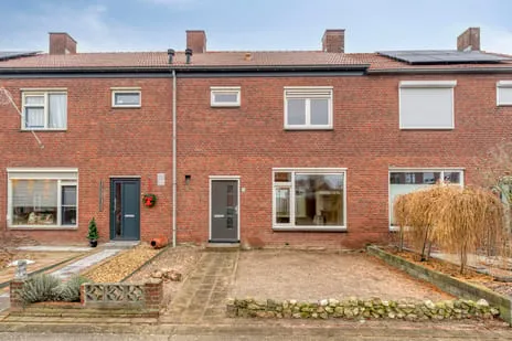 Tussenwoning te koop: Doormanstraat 27, West midden Venray