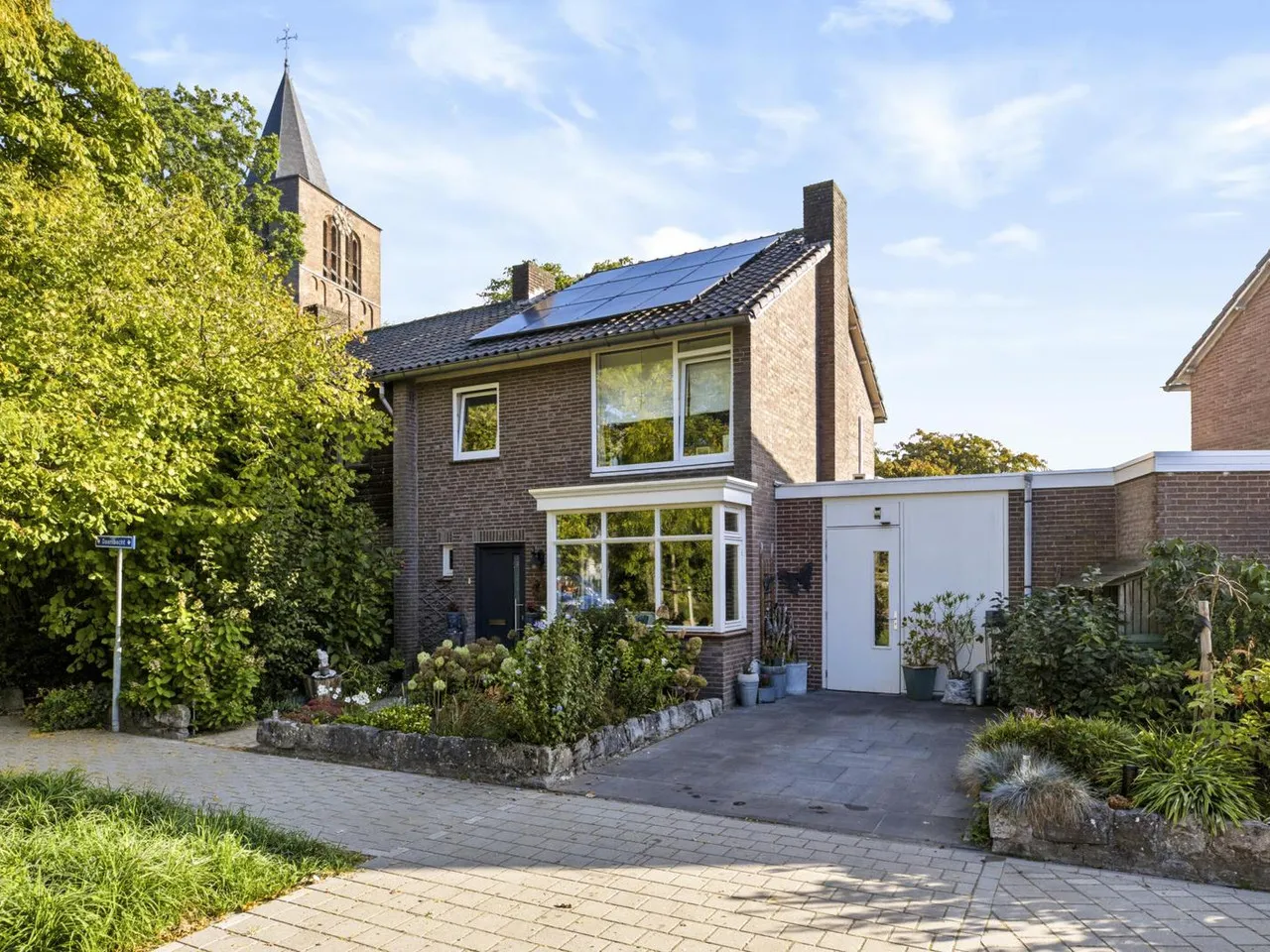 Tussenwoning te koop: Doornbocht 10, Steensel