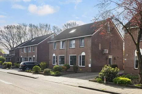 Twee-onder-één-kap te koop: Doornbosch Hofstede 119, Werfakker Eerbeek