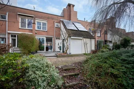 Tussenwoning te koop: Doornenburg 122, Burgtenbuurt Alphen Aan Den Rijn