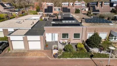 Tussenwoning te koop: Doornenburg 5, Burgtenbuurt Alphen Aan Den Rijn