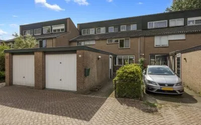Terraced house for sale: Doornenburg 52, Rootselaar-West Barneveld