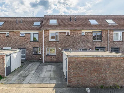 Tussenwoning te koop: Doorzwin 5112, Doorzwin Julianadorp