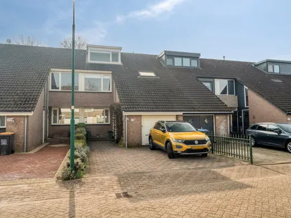 Tussenwoning te koop: Dopperstraat 111, Bunschoten-Spakenburg