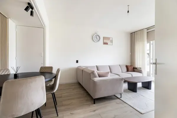 Apartment for sale: Dordtselaan 187A02, Tarwewijk Rotterdam