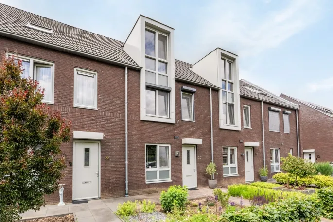 Tussenwoning te koop: Dorperveldstraat 30, Velden-Oost Velden