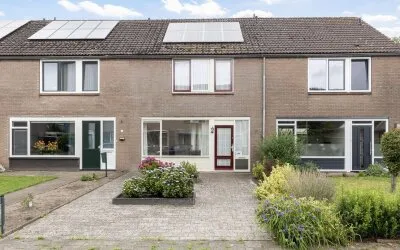 Tussenwoning te koop: Dorpshuisstraat 31, Veeningen Veeningen