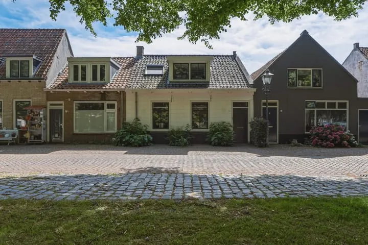 Terraced house for sale: Dorpsplein 15, Kern Nisse Nisse