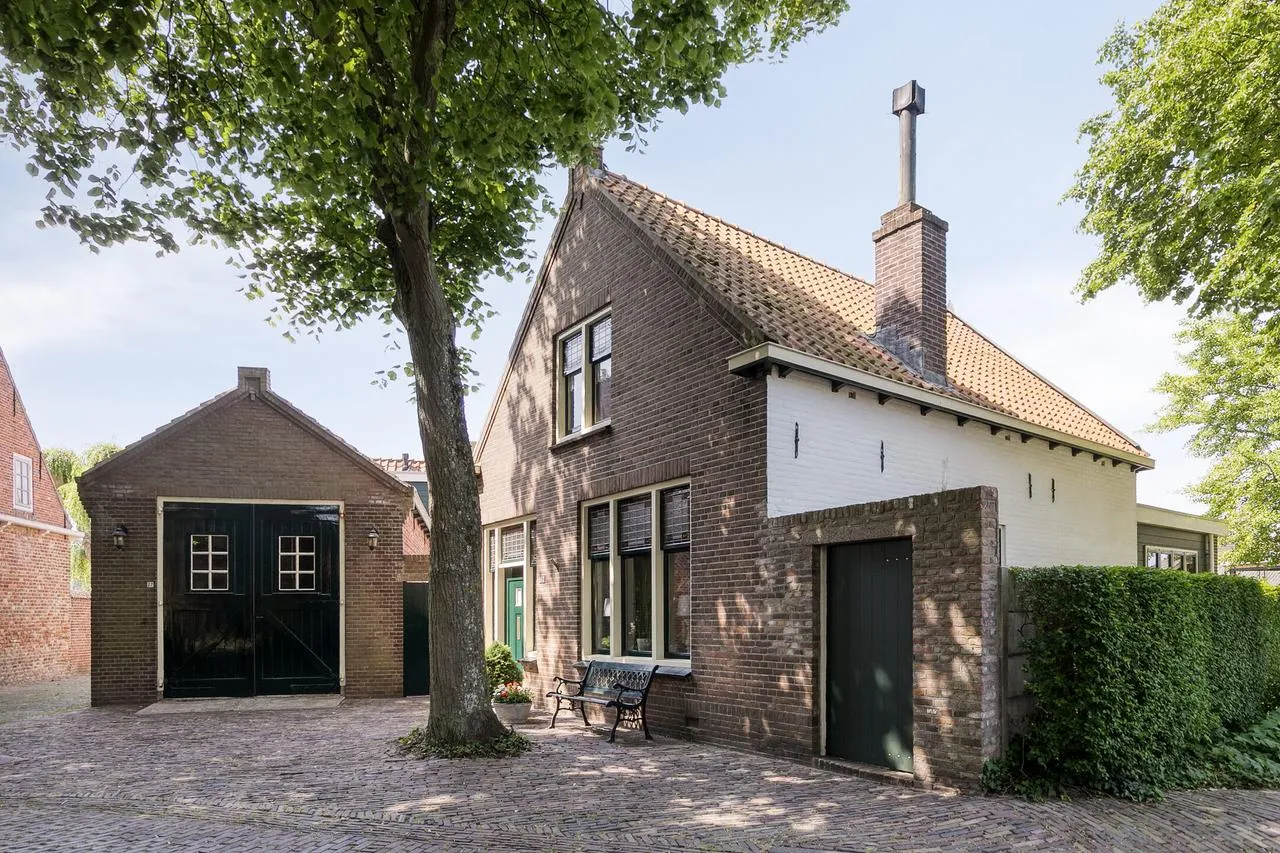 Vrijstaande woning te koop: Dorpsplein 29, Aagtekerke