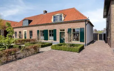 Twee-onder-één-kap te koop: Dorpsstraat 104, Renswoude Renswoude