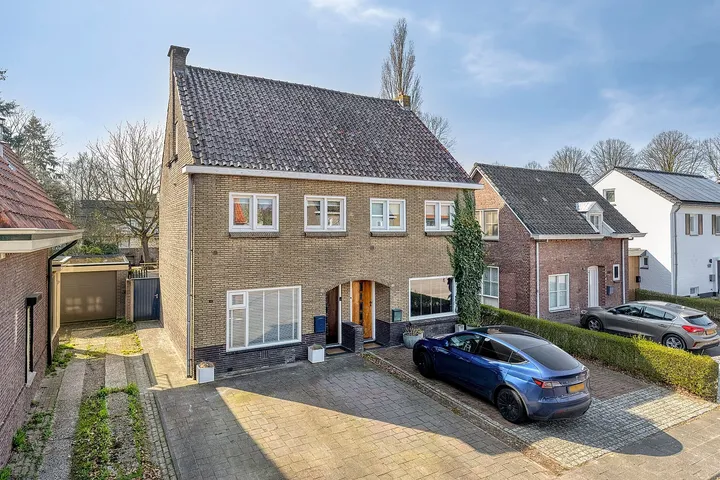 Twee-onder-één-kap te koop: Dorpsstraat 108, Stiphout-Dorp Helmond