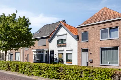 Tussenwoning te koop: Dorpsstraat 136, Breskens Breskens