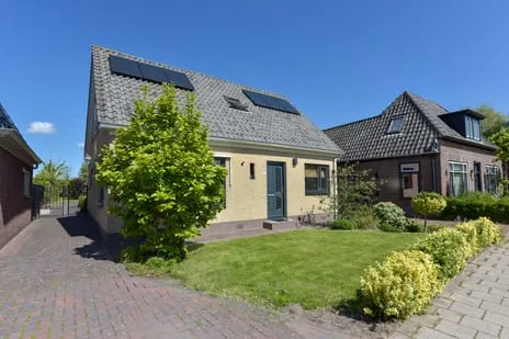 Vrijstaande woning te koop: Dorpsstraat 137A, Zwaag - Buurt 30 05 Zwaag