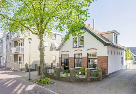 Vrijstaande woning te koop: Dorpsstraat 142, Kern Zevenhuizen Zevenhuizen (Zh)
