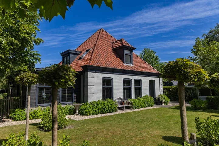 Vrijstaande woning te koop: Dorpsstraat 147A, Zwaag - Buurt 30 05 Zwaag