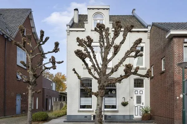 Twee-onder-één-kap te koop: Dorpsstraat 18, Ossendrecht Ossendrecht