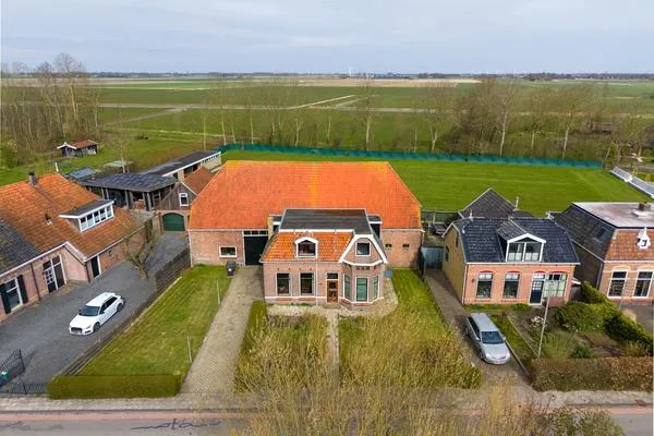 Vrijstaande woning te koop: Dorpsstraat 18, Peins