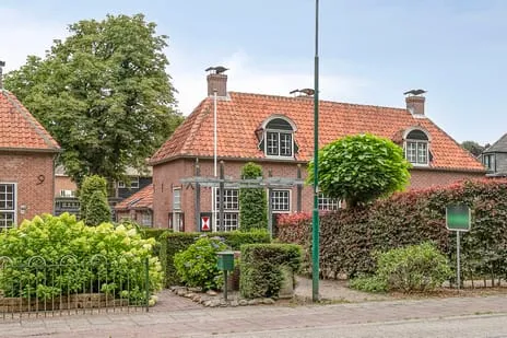 Twee-onder-één-kap te koop: Dorpsstraat 18, Renswoude Renswoude