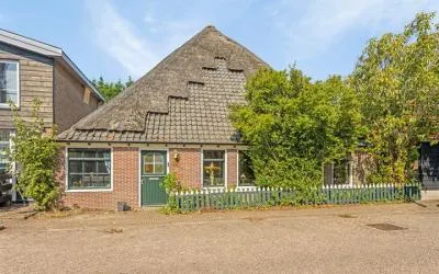 Twee-onder-één-kap te koop: Dorpsstraat 198, Warmenhuizen-Centrum Warmenhuizen