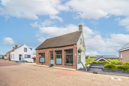 Koopwoning: Dorpsstraat 20 in Lage Zwaluwe - €275.000 - 93m²