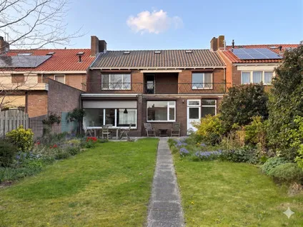 Tussenwoning te koop: Dorpsstraat 22, Schoondijke Schoondijke