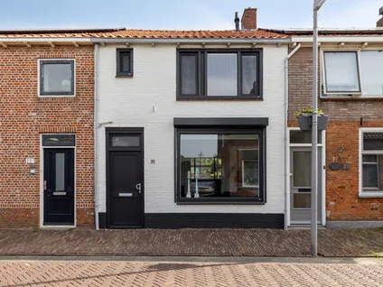Tussenwoning te koop: Dorpsstraat 25, Kern Heinkenszand Heinkenszand