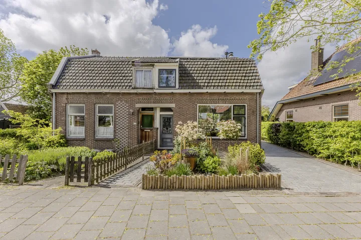 Twee-onder-één-kap te koop: Dorpsstraat 252, Centrum Assendelft