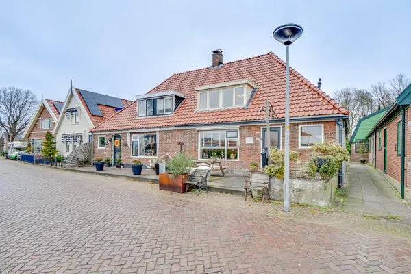 Twee-onder-één-kap te koop: Dorpsstraat 266, Zuid-Scharwoude West Zuid-Scharwoude