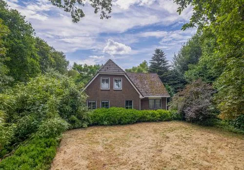 Vrijstaande woning te koop: Dorpsstraat 27, Vriescheloo Vriescheloo