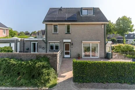 Corner house for sale: Dorpsstraat 39, Oude Dorp Houten