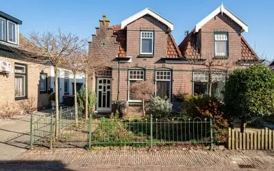 Twee-onder-één-kap te koop: Dorpsstraat 39, Ilpendam Ilpendam