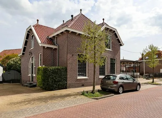 Vrijstaande woning te koop: Dorpsstraat 51, Aarlanderveen