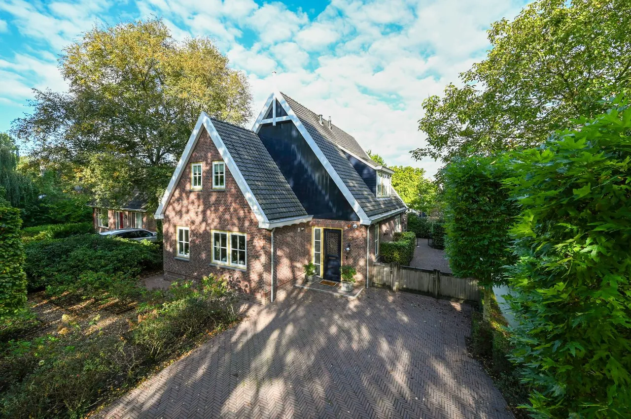 Vrijstaande woning te koop: Dorpsstraat 55, Zwaag