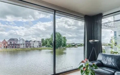 Vrijstaande woning te koop: Dorpsstraat 6, Kern Moordrecht Moordrecht