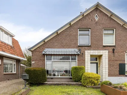 Twee-onder-één-kap te koop: Dorpsstraat 60, Halle Halle