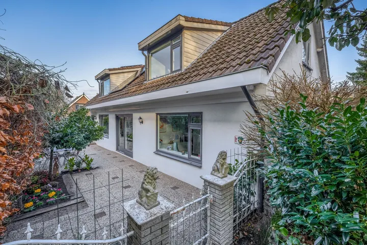 Vrijstaande woning te koop: Dorpsstraat 68, Beroepenbuurt Krimpen Aan De Lek