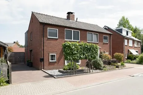 Twee-onder-één-kap te koop: Dorpsstraat 72, Dorp Lonneker Enschede