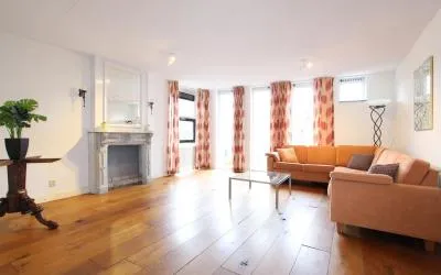 Hoekwoning te huur: Dorpsstraat 80, Oude Dorp Amstelveen