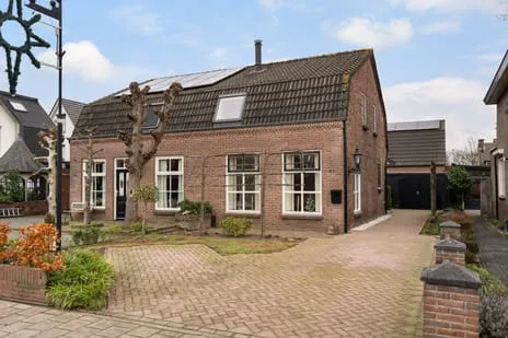 Twee-onder-één-kap te koop: Dorpsstraat 82, Renswoude Renswoude