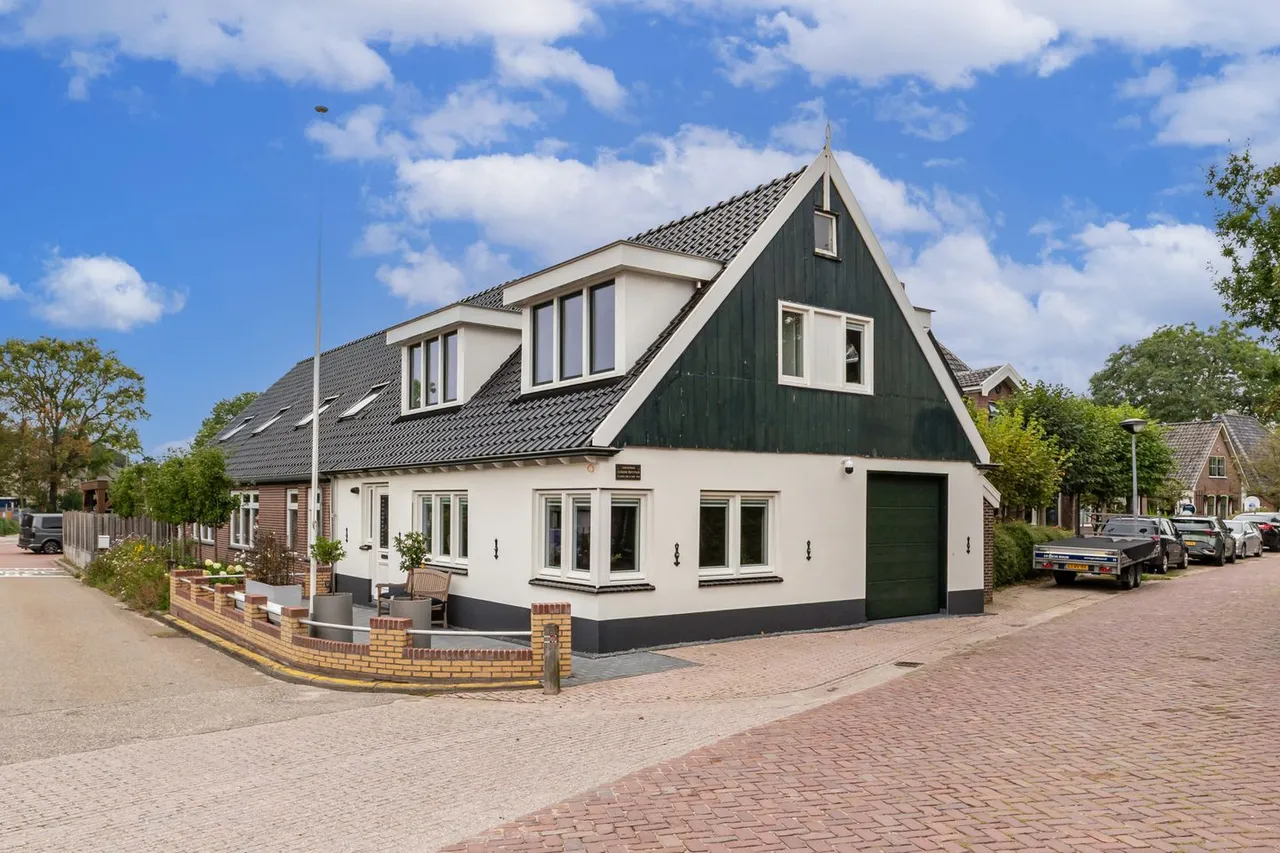 Twee-onder-één-kap te koop: Dorpsstraat 867, Oudkarspel (Gem. Dijk En Waard)