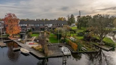Tussenwoning te koop: Dorpsstraat 92, Maasdam Woonkern Maasdam