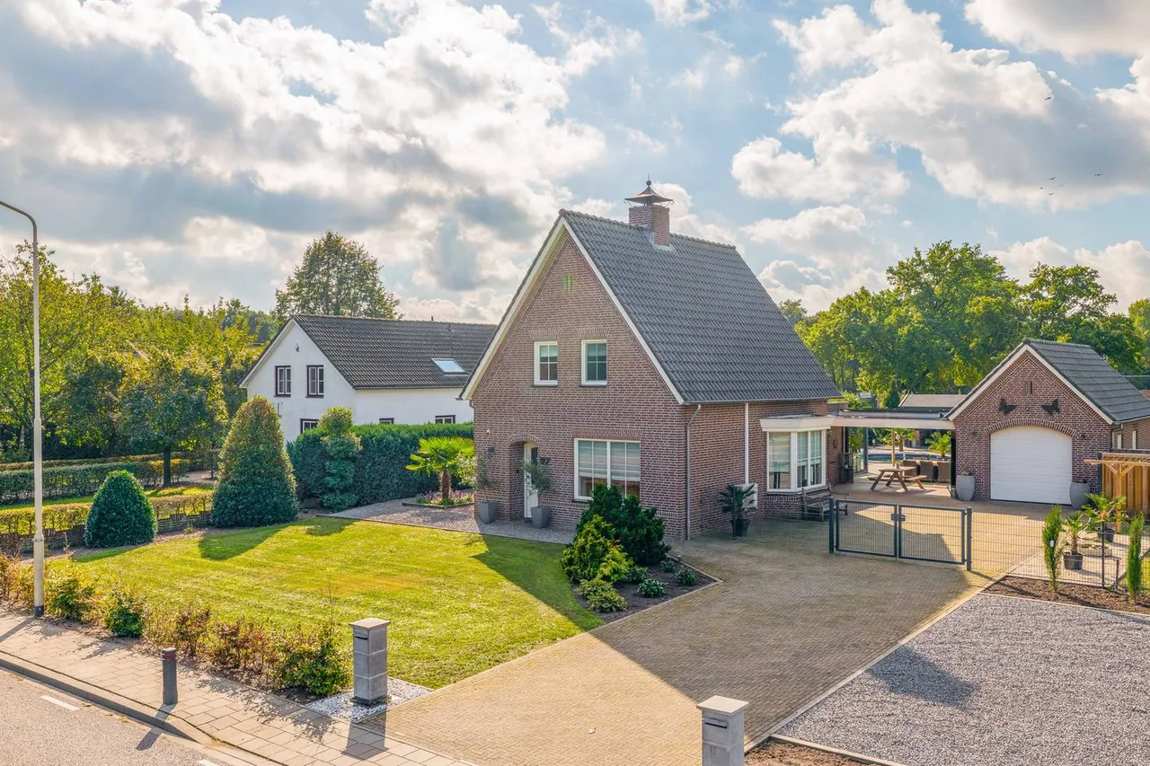 Vrijstaande woning te koop: Dorpsstraat 97, Neerkant