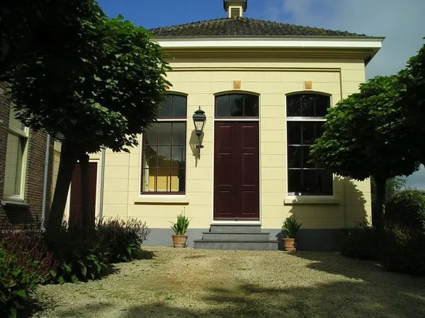Huurwoning: Dorpsstraat in Assendelft - €2.450 per maand